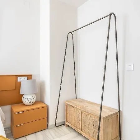 Amplisimo De Diseno Nuevo En El Corazon De Triana, Parking Included Appartement