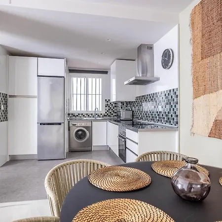Amplisimo De Diseno Nuevo En El Corazon De Triana, Parking Included * Σεβίλλη