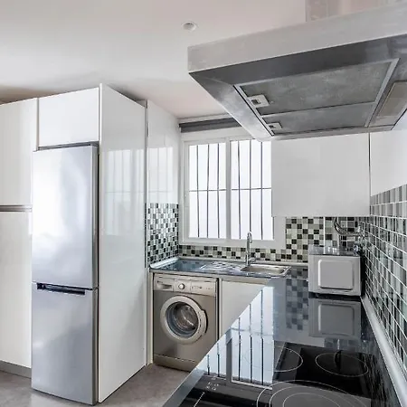 Amplisimo De Diseno Nuevo En El Corazon De Triana, Parking Included Appartement Séville