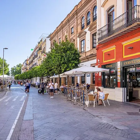 Amplisimo De Diseno Nuevo En El Corazon De Triana, Parking Included Appartement