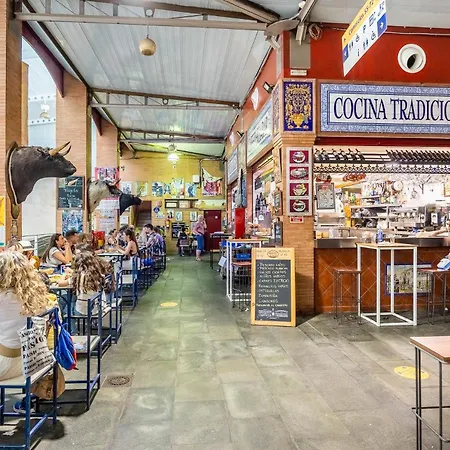 Διαμέρισμα Amplisimo De Diseno Nuevo En El Corazon De Triana, Parking Included